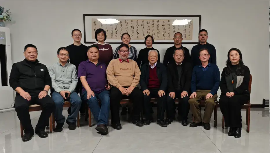 Read more about the article 中马翰墨续新篇 – 马来西亚书艺总会访华共促青少年艺术交流